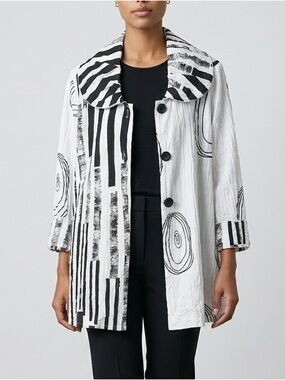 Feratelli Black & White Graphic Abstract Print Tunic  - Women